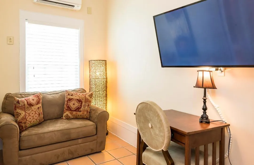 L'Habitation Guesthouse- Adult Exclusive-1